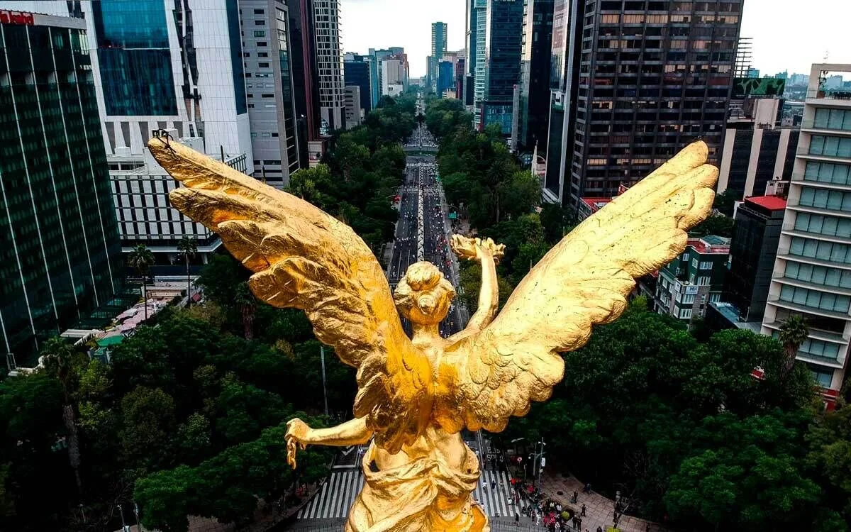 ángel después de la marcha