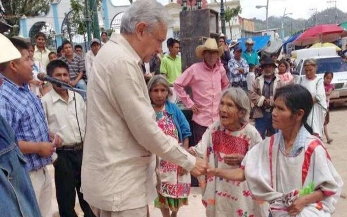 AMLO dice que los pobres son una estrategia política
