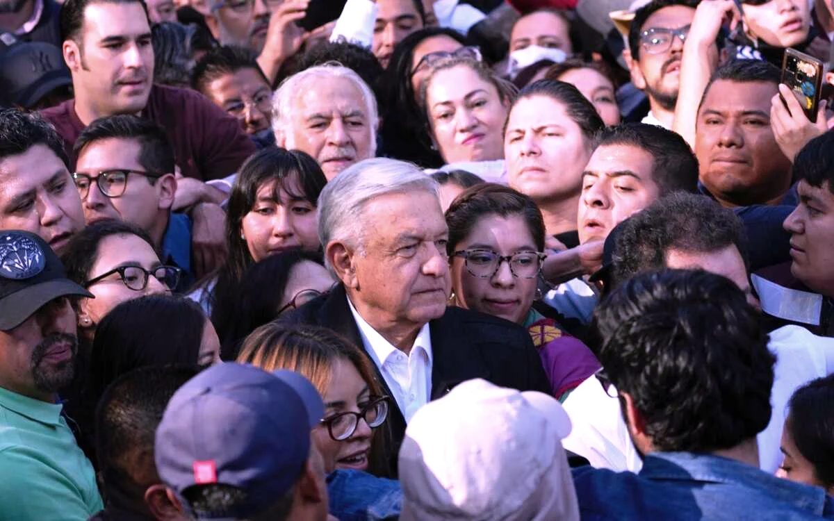 AMLO en la marcha de acarreados