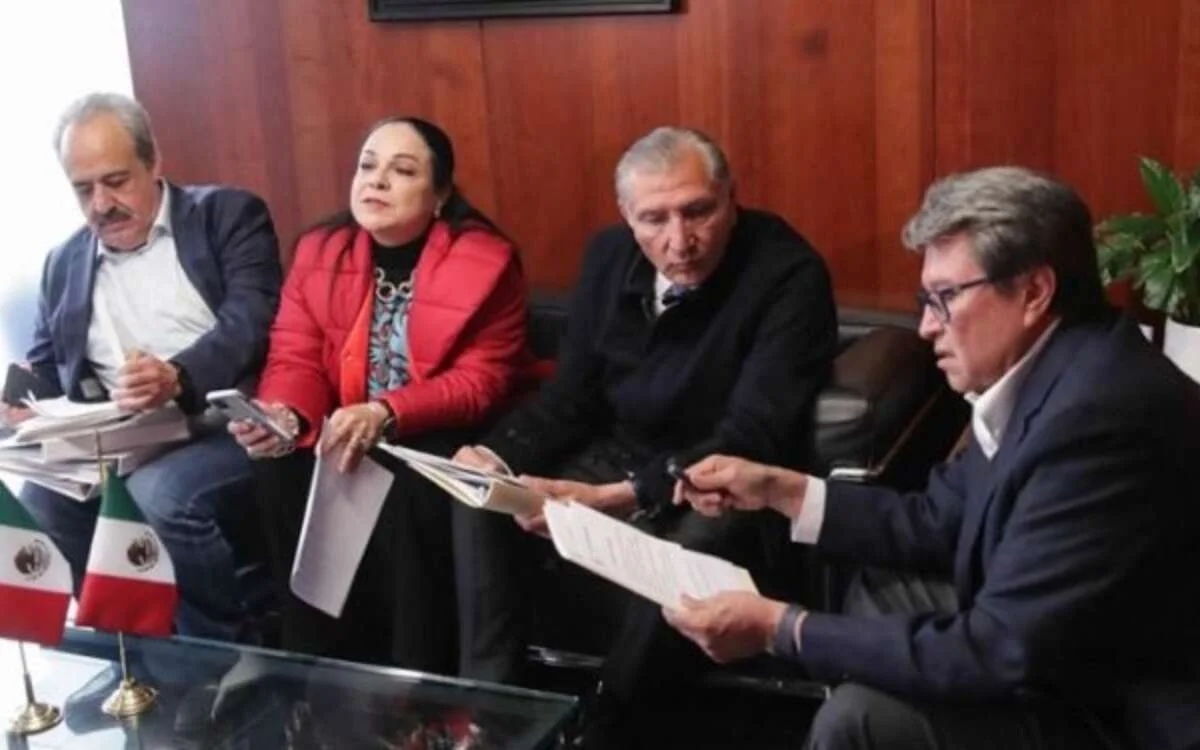 Adán Augusto López en el Senado con Monreal