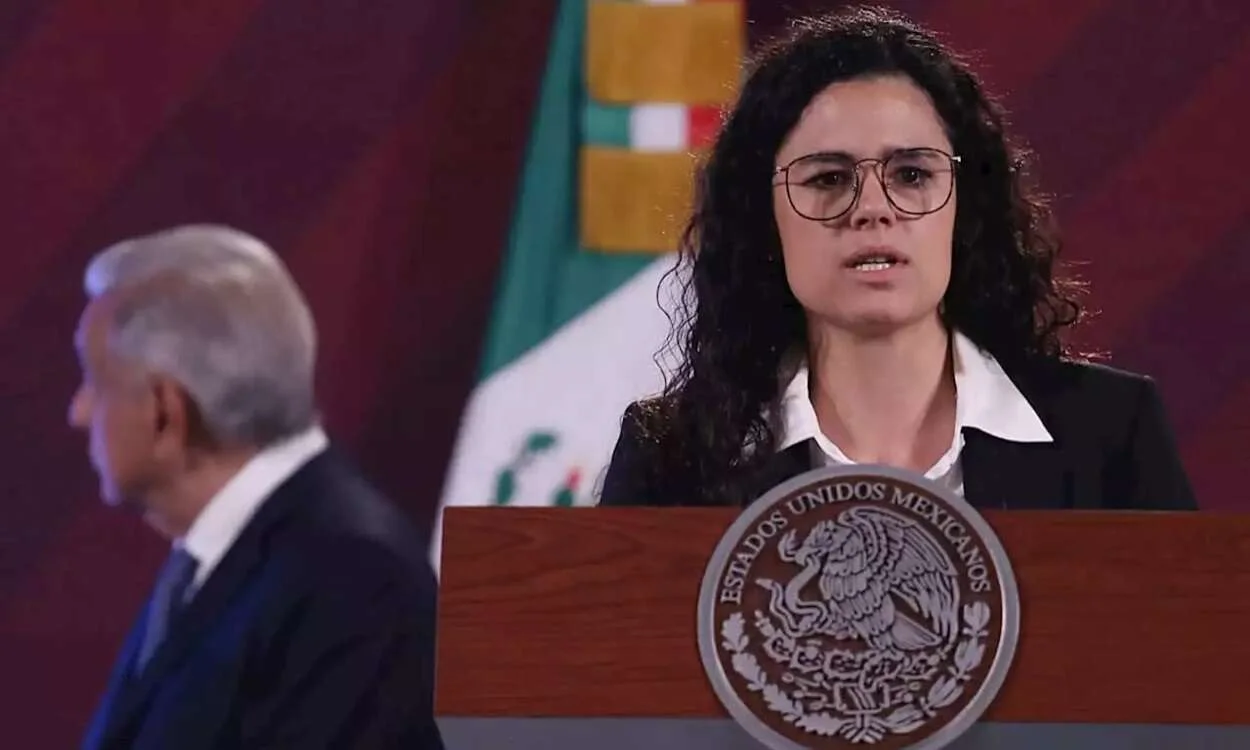 Luisa Alcalde en la mananera 2
