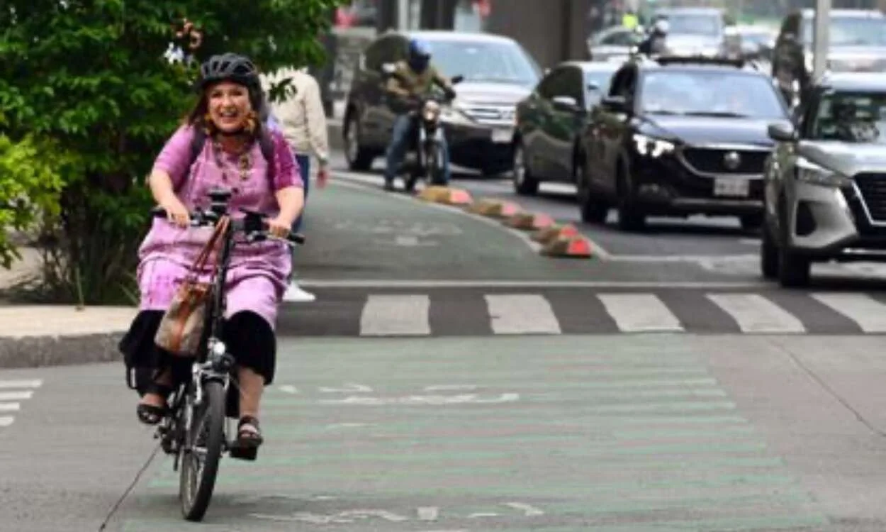 Xochilt en bicicleta 2