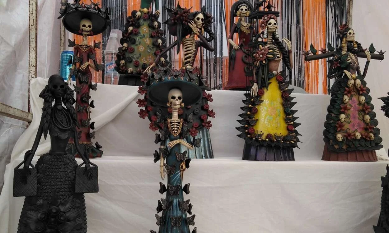 Catrinas de barro rojo de Capula Michoacán 2