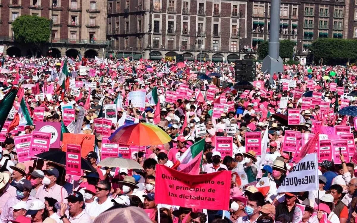 La Marea Rosa y Blanca acapara la atención de las y los mexicanos.