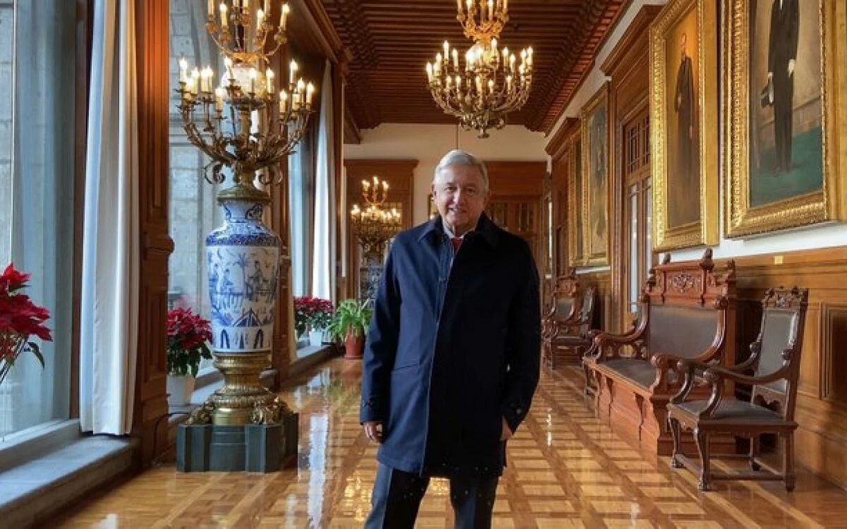 AMLO No soportó el ostracismo mediático.