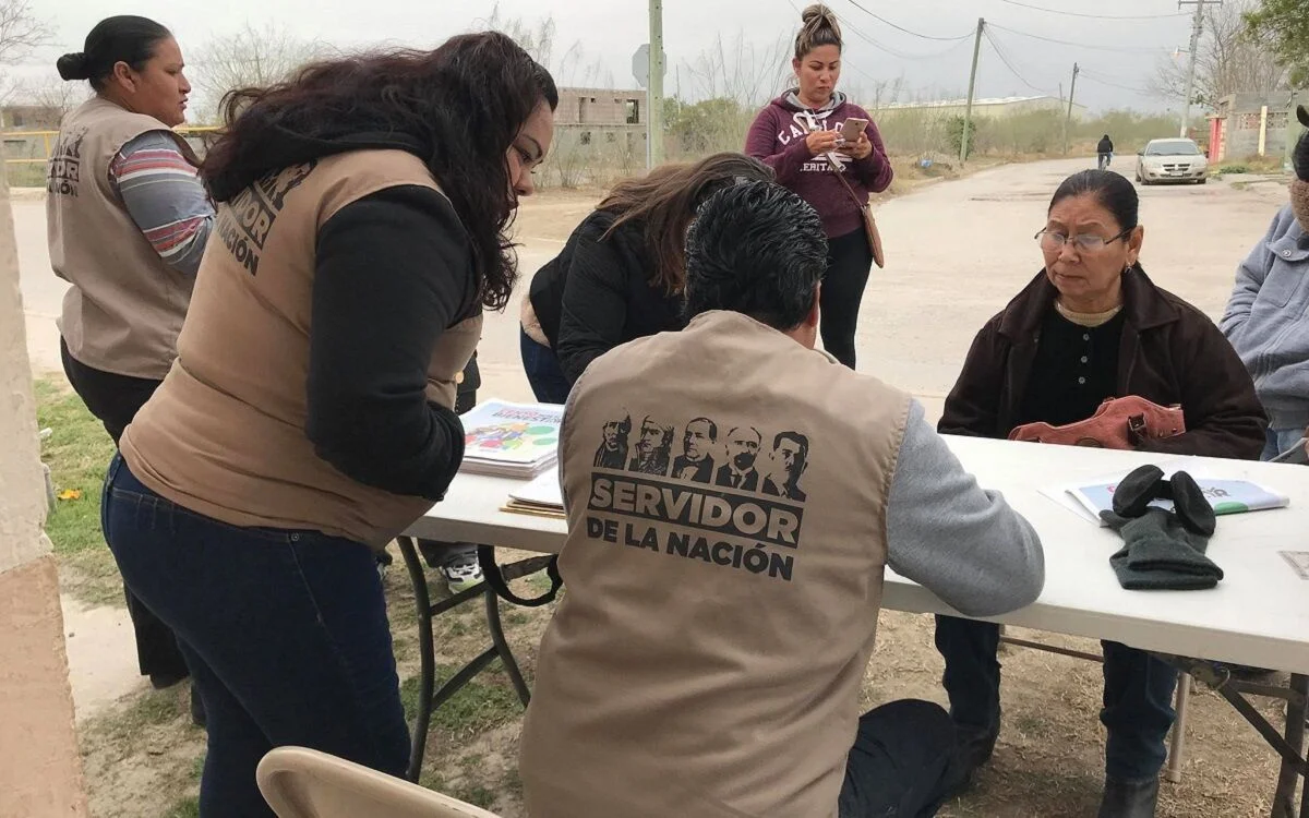 Costosa, opaca y tramposa la estructura de los servidores de la nación.