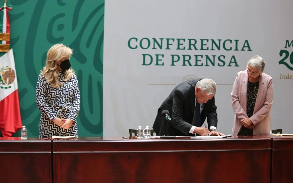 AMLO promueve acuerdo de lucimiento político "Acuerdo Nacional por la Democracia"