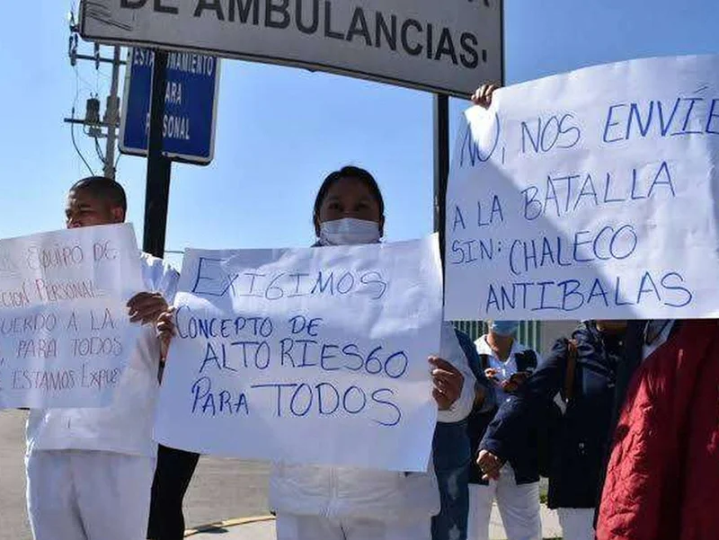 Médicos cubanos y propaganda comunista