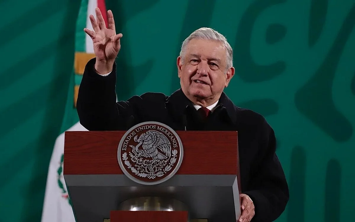 Cual borregos todos balan a la vez en Morena.