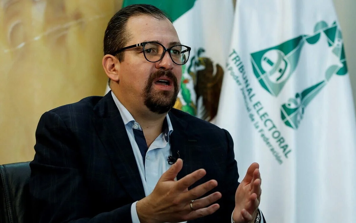 ¿Por qué AMLO persigue al presidente del TEPJF?