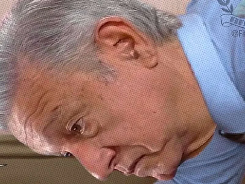 Exigiendo disculpas...