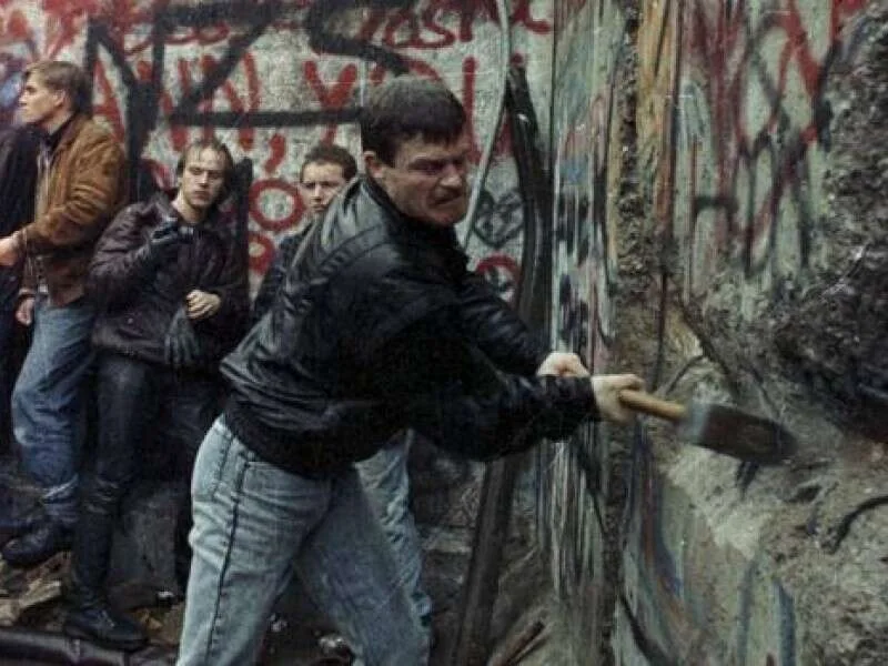 Símbolos de pobredumbre: El muro y el comunismo.