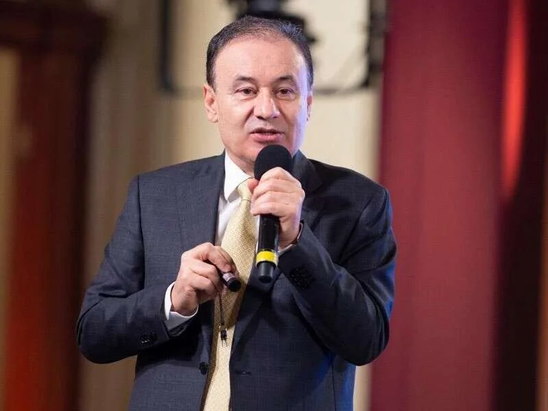 Renuncia el hombre muerte para irse de candidato